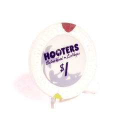 Фишка казино Hooters 1